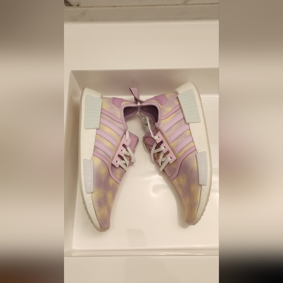 Adidas Originals NMD_R1 Girls' Grade School - Picture 9 of 16